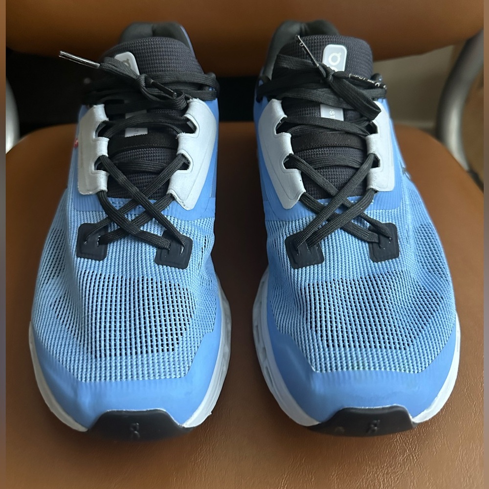 Womens On Cloudstratus Road-Running Shoes in MINT Condition🦋
